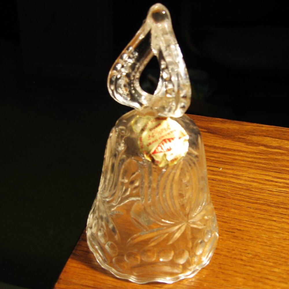 Genuine 24% Lead Crystal Bell Made By Artmark